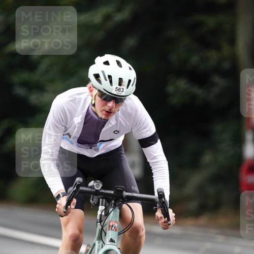 14.09.2025 - Stadtparktriathlon Michael Burmester http://msf.ph/oto/8909603 14.09.2025 10:12:33 Radfahren 563 meine-sportfotos.de