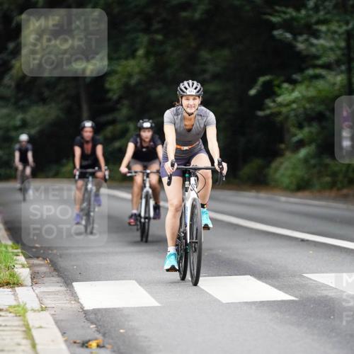 14.09.2025 - Stadtparktriathlon Michael Burmester http://msf.ph/oto/8909631 14.09.2025 10:13:26 Radfahren 521, 522, 526, 527, 546, 562, 586 meine-sportfotos.de