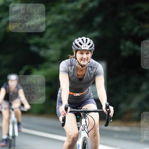 14.09.2025 - Stadtparktriathlon Michael Burmester http://msf.ph/oto/8909632 14.09.2025 10:13:27 Radfahren 521, 522, 526, 527, 546, 562, 586 meine-sportfotos.de