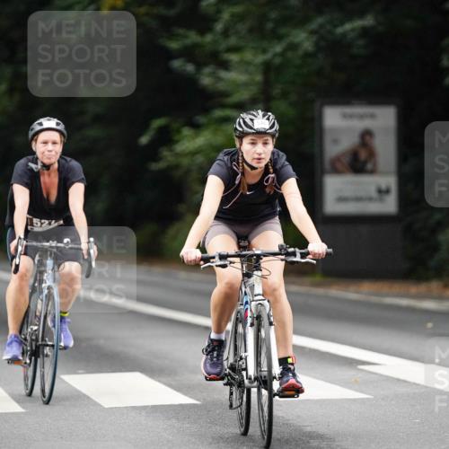 14.09.2025 - Stadtparktriathlon Michael Burmester http://msf.ph/oto/8909635 14.09.2025 10:13:28 Radfahren 521, 522, 526, 527, 546, 586 meine-sportfotos.de