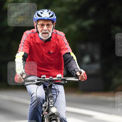 14.09.2025 - Stadtparktriathlon Michael Burmester http://msf.ph/oto/8909650 14.09.2025 10:14:16 Radfahren 524, 554, 557, 570 meine-sportfotos.de