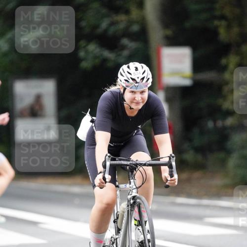 14.09.2025 - Stadtparktriathlon Michael Burmester http://msf.ph/oto/8909656 14.09.2025 10:14:22 Radfahren 511, 524, 557, 570 meine-sportfotos.de