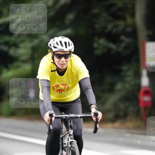 14.09.2025 - Stadtparktriathlon Michael Burmester http://msf.ph/oto/8909679 14.09.2025 10:15:07 Radfahren 541, 575, 593, 597, 604, 605 meine-sportfotos.de