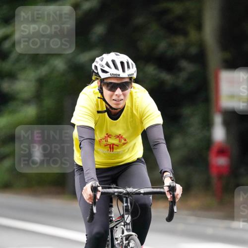 14.09.2025 - Stadtparktriathlon Michael Burmester http://msf.ph/oto/8909680 14.09.2025 10:15:07 Radfahren 541, 575, 593, 597, 604, 605 meine-sportfotos.de