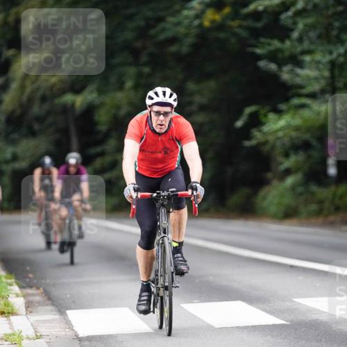 14.09.2025 - Stadtparktriathlon Michael Burmester http://msf.ph/oto/8909690 14.09.2025 10:15:29 Radfahren 556, 591, 706 meine-sportfotos.de