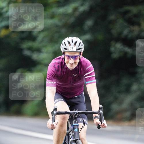 14.09.2025 - Stadtparktriathlon Michael Burmester http://msf.ph/oto/8909693 14.09.2025 10:15:33 Radfahren 519, 556, 591, 706 meine-sportfotos.de