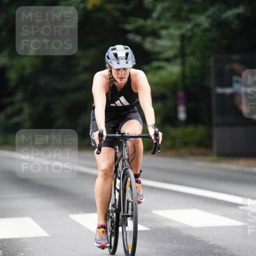 14.09.2025 - Stadtparktriathlon Michael Burmester http://msf.ph/oto/8909695 14.09.2025 10:15:34 Radfahren 519, 556, 591, 706 meine-sportfotos.de