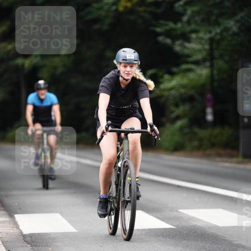 14.09.2025 - Stadtparktriathlon Michael Burmester http://msf.ph/oto/8909700 14.09.2025 10:15:42 Radfahren 519, 545, 608 meine-sportfotos.de