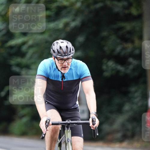 14.09.2025 - Stadtparktriathlon Michael Burmester http://msf.ph/oto/8909703 14.09.2025 10:15:44 Radfahren 519, 545, 608 meine-sportfotos.de
