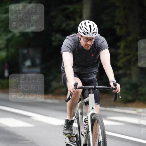 14.09.2025 - Stadtparktriathlon Michael Burmester http://msf.ph/oto/8909710 14.09.2025 10:16:07 Radfahren 537, 607, 618, 624, 681 meine-sportfotos.de