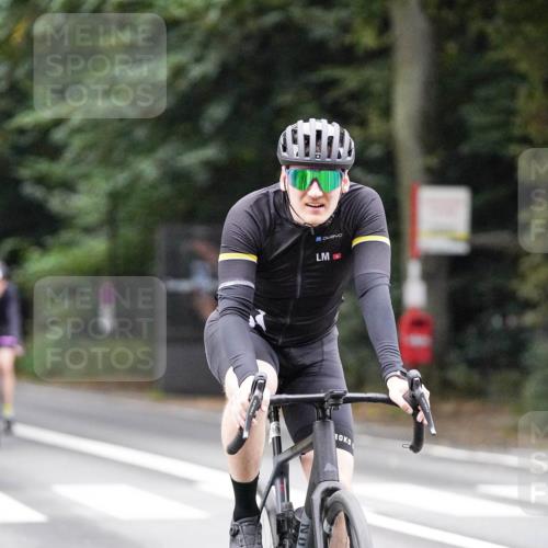 14.09.2025 - Stadtparktriathlon Michael Burmester http://msf.ph/oto/8909725 14.09.2025 10:16:30 Radfahren 513, 555, 573, 580, 595, 629 meine-sportfotos.de