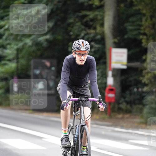 14.09.2025 - Stadtparktriathlon Michael Burmester http://msf.ph/oto/8909728 14.09.2025 10:16:32 Radfahren 513, 550, 555, 573, 595, 615, 629 meine-sportfotos.de