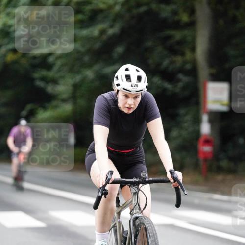 14.09.2025 - Stadtparktriathlon Michael Burmester http://msf.ph/oto/8909732 14.09.2025 10:16:37 Radfahren 513, 550, 585, 595, 614, 615, 629 meine-sportfotos.de