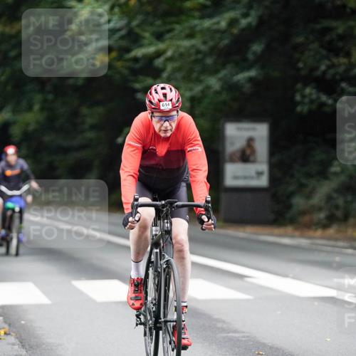 14.09.2025 - Stadtparktriathlon Michael Burmester http://msf.ph/oto/8909738 14.09.2025 10:16:42 Radfahren 550, 585, 588, 614, 615, 629 meine-sportfotos.de