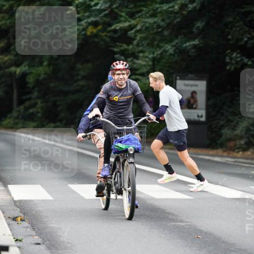 14.09.2025 - Stadtparktriathlon Michael Burmester http://msf.ph/oto/8909740 14.09.2025 10:16:45 Radfahren 550, 585, 588, 614, 615 meine-sportfotos.de