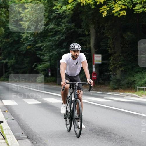 14.09.2025 - Stadtparktriathlon Michael Burmester http://msf.ph/oto/8909746 14.09.2025 10:16:56 Radfahren 535, 576, 594 meine-sportfotos.de