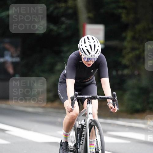 14.09.2025 - Stadtparktriathlon Michael Burmester http://msf.ph/oto/8909765 14.09.2025 10:19:16 Radfahren 530, 581, 665 meine-sportfotos.de