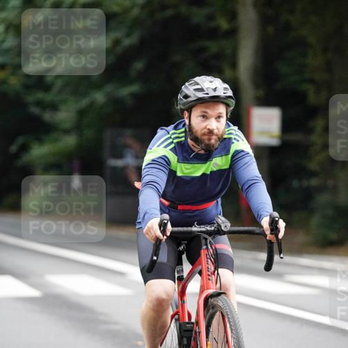 14.09.2025 - Stadtparktriathlon Michael Burmester http://msf.ph/oto/8909767 14.09.2025 10:19:17 Radfahren 530, 581, 665 meine-sportfotos.de