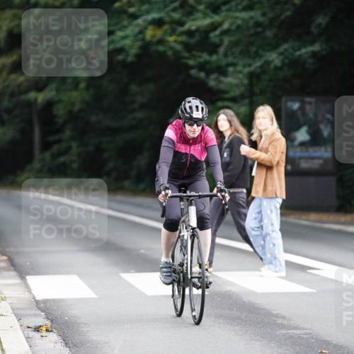 14.09.2025 - Stadtparktriathlon Michael Burmester http://msf.ph/oto/8909775 14.09.2025 10:19:38 Radfahren 529, 589, 622, 641 meine-sportfotos.de