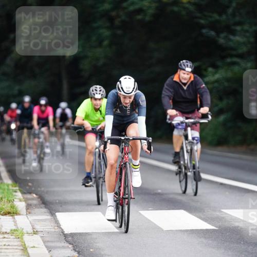 14.09.2025 - Stadtparktriathlon Michael Burmester http://msf.ph/oto/8909788 14.09.2025 10:20:06 Radfahren 539, 592, 611, 632, 661, 677, 687 meine-sportfotos.de