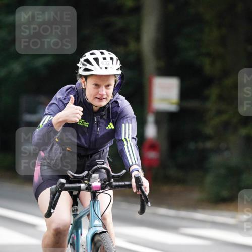 14.09.2025 - Stadtparktriathlon Michael Burmester http://msf.ph/oto/8909799 14.09.2025 10:20:14 Radfahren 539, 565, 592, 599, 611, 632, 661, 677, 687 meine-sportfotos.de