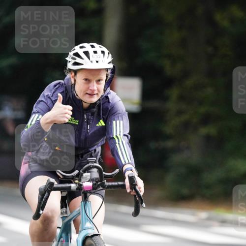 14.09.2025 - Stadtparktriathlon Michael Burmester http://msf.ph/oto/8909800 14.09.2025 10:20:14 Radfahren 539, 565, 592, 599, 611, 632, 661, 677, 687 meine-sportfotos.de