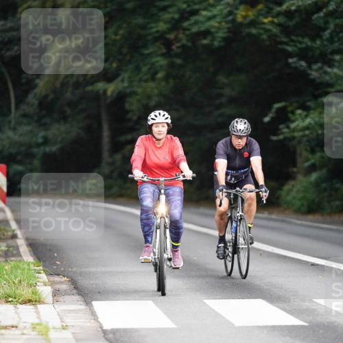 14.09.2025 - Stadtparktriathlon Michael Burmester http://msf.ph/oto/8909801 14.09.2025 10:20:17 Radfahren 565, 592, 599, 632, 677, 687 meine-sportfotos.de