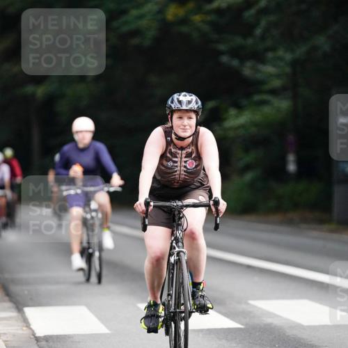 14.09.2025 - Stadtparktriathlon Michael Burmester http://msf.ph/oto/8909807 14.09.2025 10:20:36 Radfahren 547, 628, 688, 702 meine-sportfotos.de