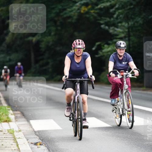 14.09.2025 - Stadtparktriathlon Michael Burmester http://msf.ph/oto/8909839 14.09.2025 10:21:07 Radfahren 533, 566, 596, 637, 648 meine-sportfotos.de