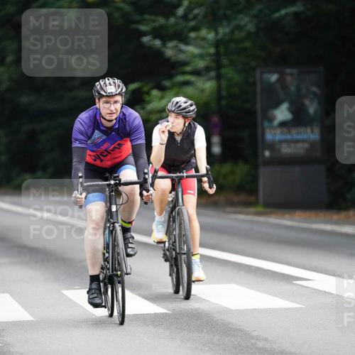 14.09.2025 - Stadtparktriathlon Michael Burmester http://msf.ph/oto/8909841 14.09.2025 10:21:13 Radfahren 524, 533, 566, 596, 648 meine-sportfotos.de