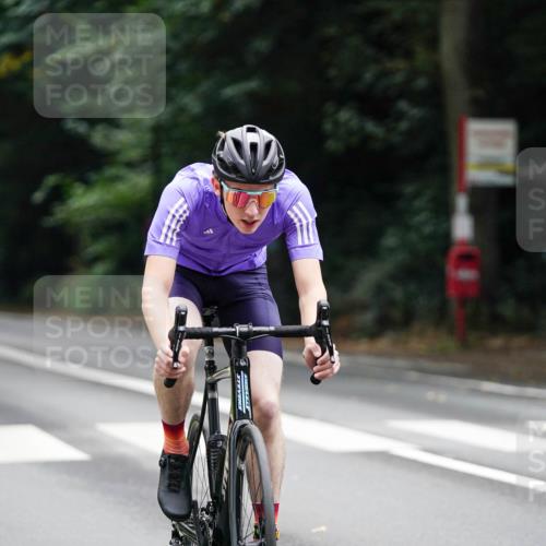 14.09.2025 - Stadtparktriathlon Michael Burmester http://msf.ph/oto/8909860 14.09.2025 10:21:42 Radfahren 528, 531, 562, 570, 586, 691 meine-sportfotos.de