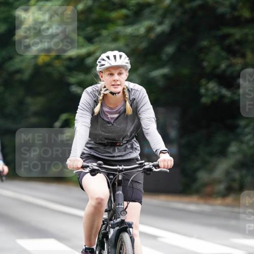 14.09.2025 - Stadtparktriathlon Michael Burmester http://msf.ph/oto/8909870 14.09.2025 10:21:53 Radfahren 586, 639, 697, 699, 712, 714 meine-sportfotos.de