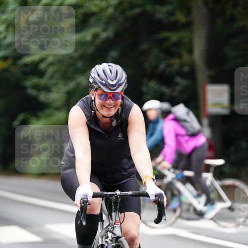 14.09.2025 - Stadtparktriathlon Michael Burmester http://msf.ph/oto/8909894 14.09.2025 10:22:26 Radfahren 546, 700, 704, 708 meine-sportfotos.de