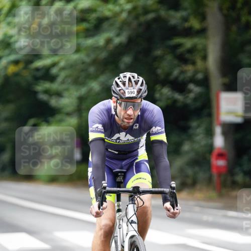 14.09.2025 - Stadtparktriathlon Michael Burmester http://msf.ph/oto/8909897 14.09.2025 10:22:38 Radfahren 526, 541, 553, 584, 590 meine-sportfotos.de