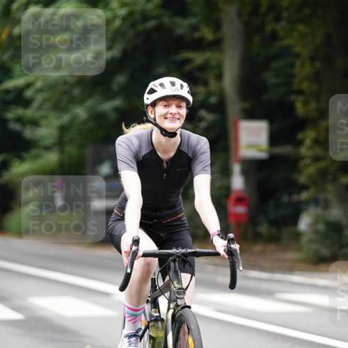 14.09.2025 - Stadtparktriathlon Michael Burmester http://msf.ph/oto/8909899 14.09.2025 10:22:40 Radfahren 526, 541, 553, 568, 584, 590 meine-sportfotos.de