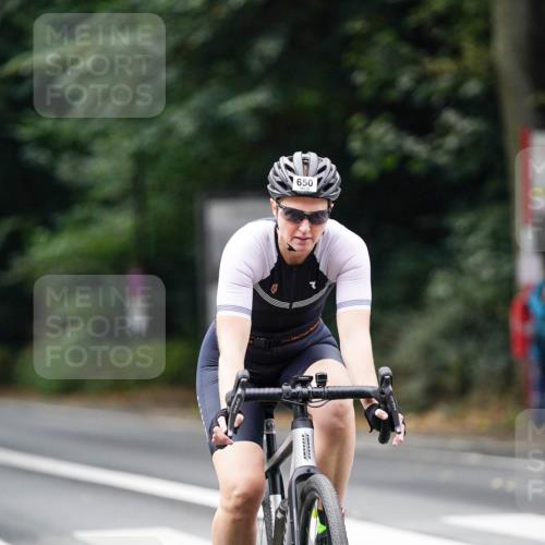 14.09.2025 - Stadtparktriathlon Michael Burmester http://msf.ph/oto/8909926 14.09.2025 10:23:11 Radfahren 604, 650 meine-sportfotos.de