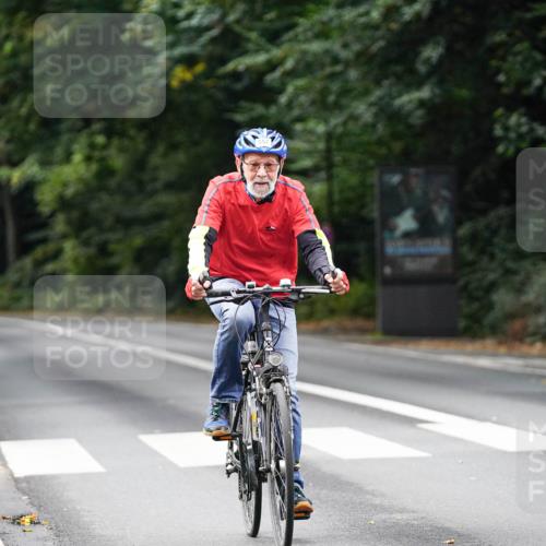 14.09.2025 - Stadtparktriathlon Michael Burmester http://msf.ph/oto/8909958 14.09.2025 10:24:02 Radfahren 557, 605 meine-sportfotos.de