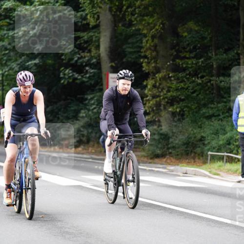 14.09.2025 - Stadtparktriathlon Michael Burmester http://msf.ph/oto/8909959 14.09.2025 10:24:23 Radfahren 550, 585, 614, 678 meine-sportfotos.de