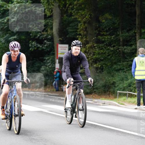 14.09.2025 - Stadtparktriathlon Michael Burmester http://msf.ph/oto/8909960 14.09.2025 10:24:23 Radfahren 550, 585, 614, 678 meine-sportfotos.de
