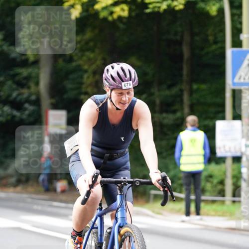 14.09.2025 - Stadtparktriathlon Michael Burmester http://msf.ph/oto/8909961 14.09.2025 10:24:24 Radfahren 550, 585, 614, 678 meine-sportfotos.de