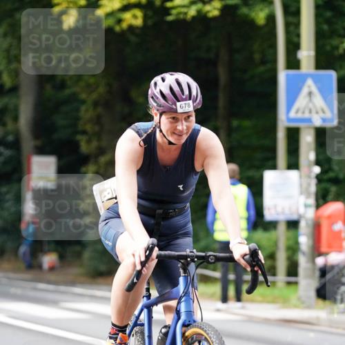 14.09.2025 - Stadtparktriathlon Michael Burmester http://msf.ph/oto/8909962 14.09.2025 10:24:24 Radfahren 550, 585, 614, 678 meine-sportfotos.de