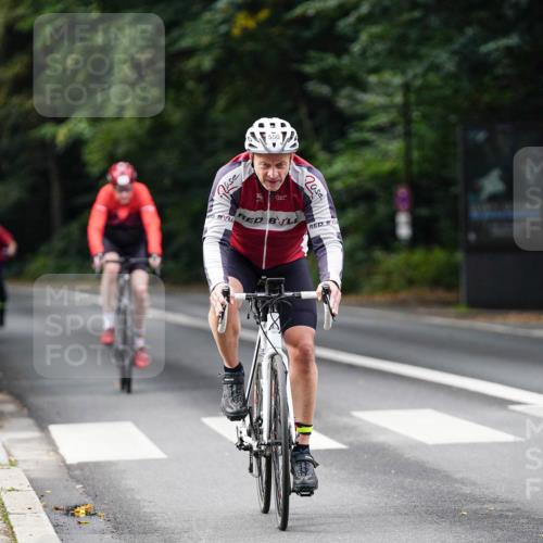 14.09.2025 - Stadtparktriathlon Michael Burmester http://msf.ph/oto/8909963 14.09.2025 10:24:27 Radfahren 550, 585, 614, 678 meine-sportfotos.de