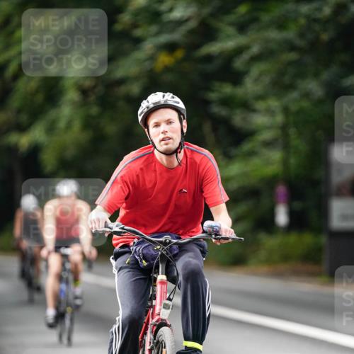14.09.2025 - Stadtparktriathlon Michael Burmester http://msf.ph/oto/8909968 14.09.2025 10:24:35 Radfahren 537, 551, 558, 614, 681, 683, 701 meine-sportfotos.de