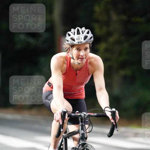 14.09.2025 - Stadtparktriathlon Michael Burmester http://msf.ph/oto/8909971 14.09.2025 10:24:37 Radfahren 537, 551, 558, 663, 681, 683, 701 meine-sportfotos.de