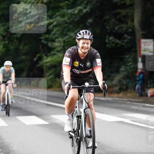 14.09.2025 - Stadtparktriathlon Michael Burmester http://msf.ph/oto/8909978 14.09.2025 10:24:43 Radfahren 511, 537, 551, 580, 663, 681, 683, 701 meine-sportfotos.de