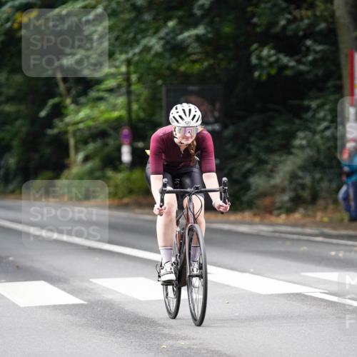 14.09.2025 - Stadtparktriathlon Michael Burmester http://msf.ph/oto/8909986 14.09.2025 10:24:51 Radfahren 511, 525, 536, 580, 663, 668 meine-sportfotos.de