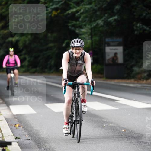 14.09.2025 - Stadtparktriathlon Michael Burmester http://msf.ph/oto/8909994 14.09.2025 10:25:00 Radfahren 519, 536, 668, 679 meine-sportfotos.de