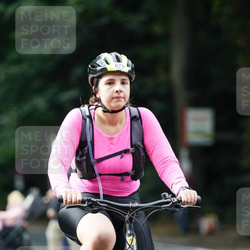 14.09.2025 - Stadtparktriathlon Michael Burmester http://msf.ph/oto/8909997 14.09.2025 10:25:04 Radfahren 519, 536, 679 meine-sportfotos.de