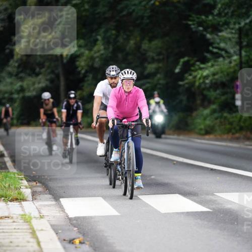14.09.2025 - Stadtparktriathlon Michael Burmester http://msf.ph/oto/8909998 14.09.2025 10:25:13 Radfahren 571, 576, 660, 671 meine-sportfotos.de