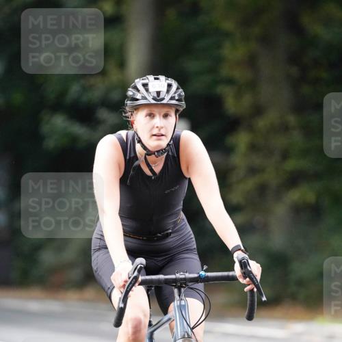 14.09.2025 - Stadtparktriathlon Michael Burmester http://msf.ph/oto/8910007 14.09.2025 10:25:26 Radfahren 630 meine-sportfotos.de